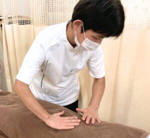 バキバキしないソフトな矯正で交通事故の腰痛に対応しています