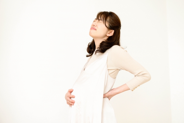 妊娠中の体調不良に悩む女性